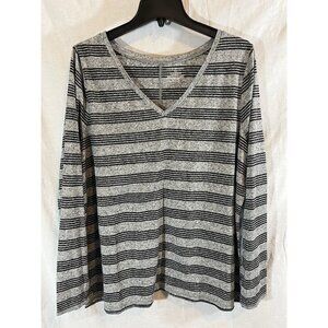 Lane Bryant Women’s 18/20 Gray Sparkle Striped V-Neck Long Sleeve Shirt